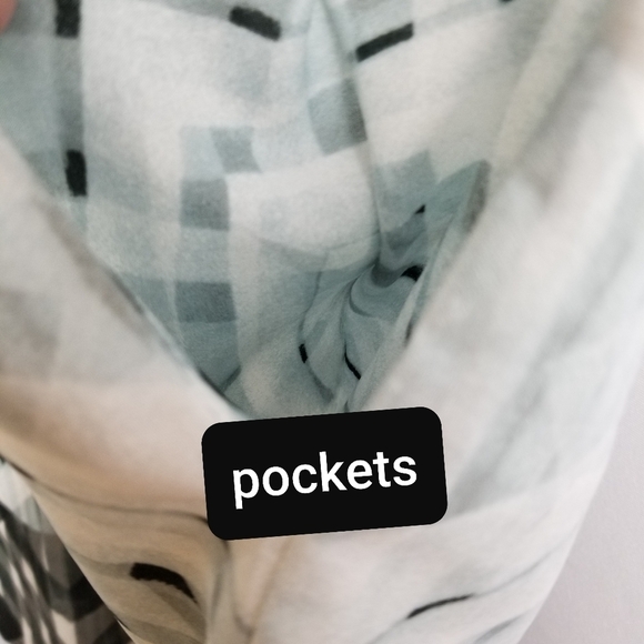 Joe Fresh  lightweight semi sheer cover up with pockets - Picture 6 of 9